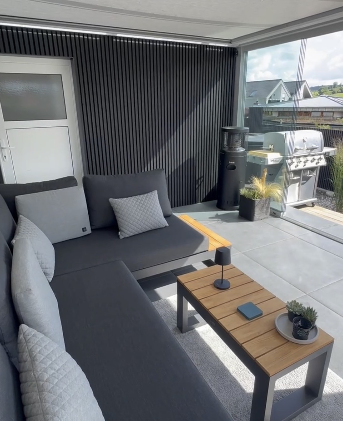 Terrassendach Seitenwand WPC Lamellen – Bild 3